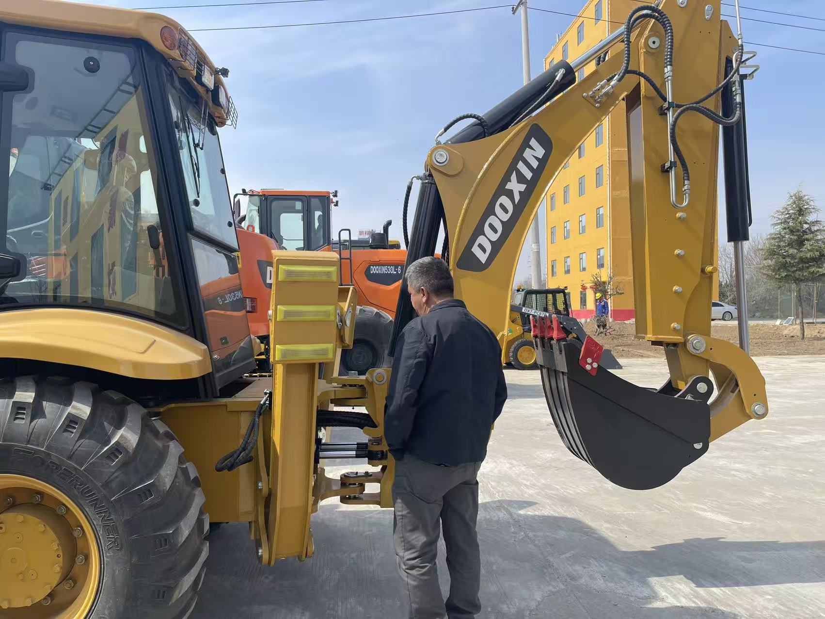 दक्षिण अमेरिकी ग्राहकहरू हाम्रो कारखाना भ्रमण गर्नुहोस्